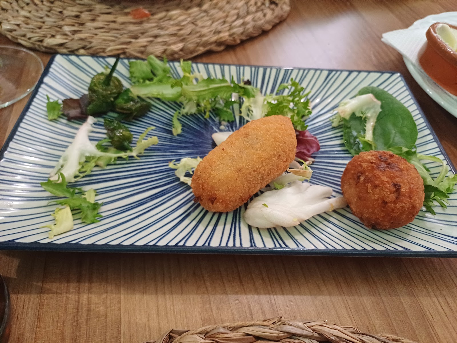 Croqueta de jamón ibérico y bombón ibérico